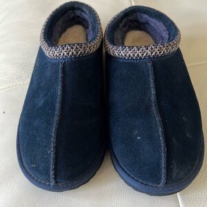 UGG Tasman Slipper  Navy  Size 6